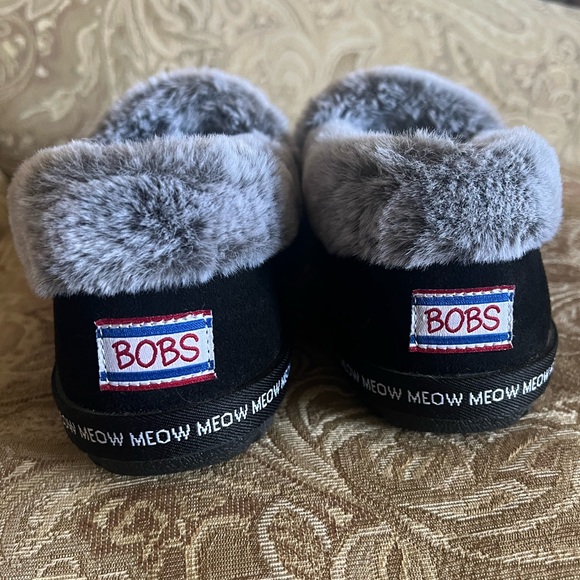 Skecher’s Bob’s Cozy Cat Slippers - Picture 3 of 4